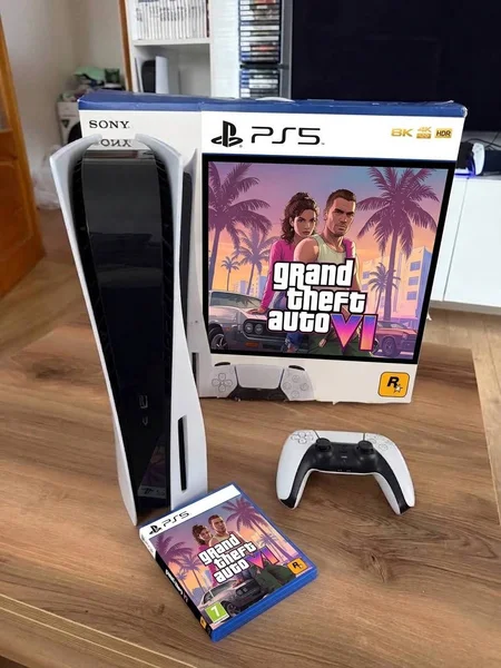 Игровая приставка PlayStation 5 и GTA 6 — cellular telephone, monitor, screen