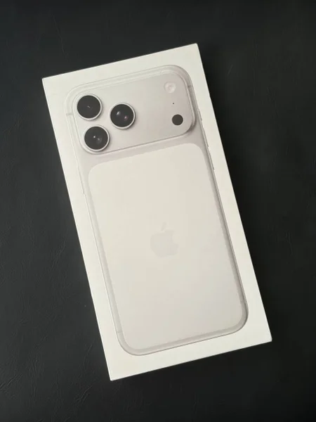 iPhone 17 Pro 256GB Silver — remote control, iPod