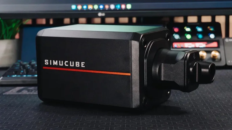 Игровой руль для симрейсинга Simucube 3 Pro + Simagic GT Neo — Polaroid camera