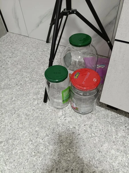 Стеклянные банки и бутыли (3л, 1л, 1.5л) — water jug, bucket, pop bottle