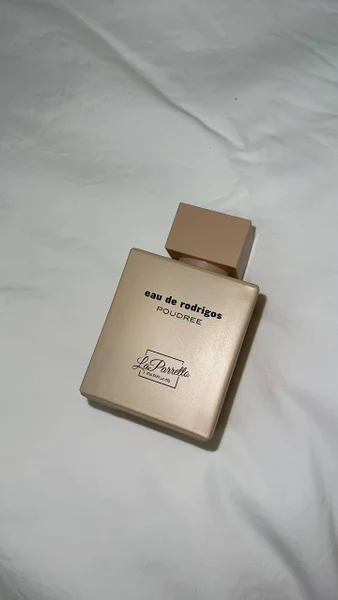Духи реплика Narciso Rodriguez — carton, perfume