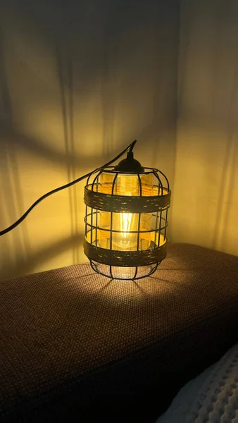 Светильник с лампой Эдисона — candle, table lamp, lampshade