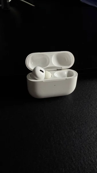 AirPods Pro 2 комплект (левый наушник и кейс) — washbasin, pill bottle, mortar