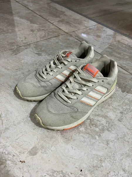 Женские кроссовки Adidas Run 80s GZ8166 — running shoe