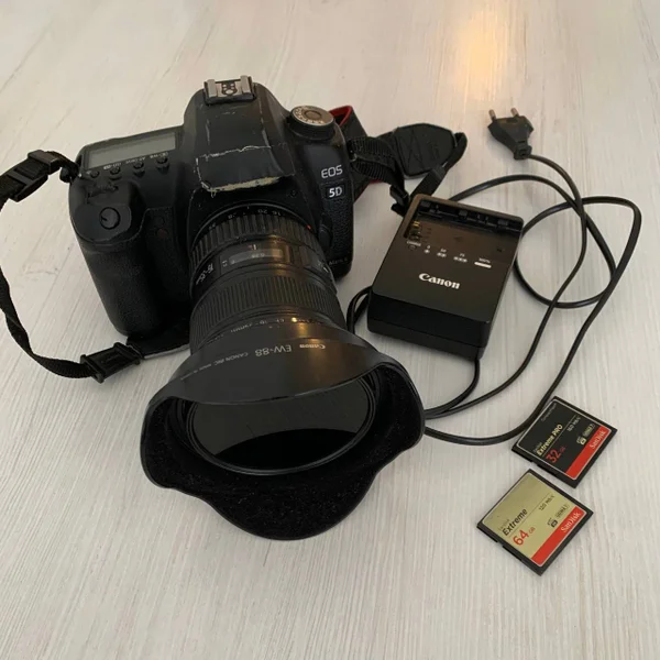 Фотоаппарат Canon 5D Mark II с картами памяти — reflex camera, radio, binoculars