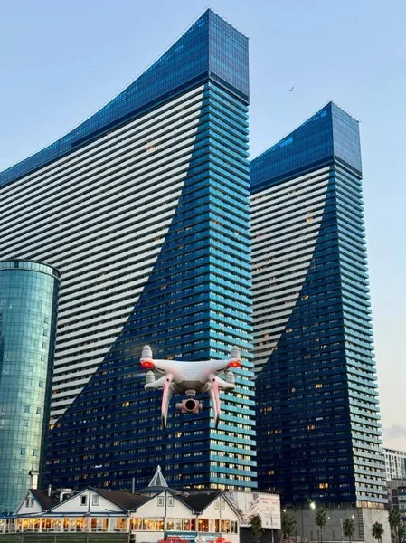 Квадрокоптер DJI Phantom 4 Pro
