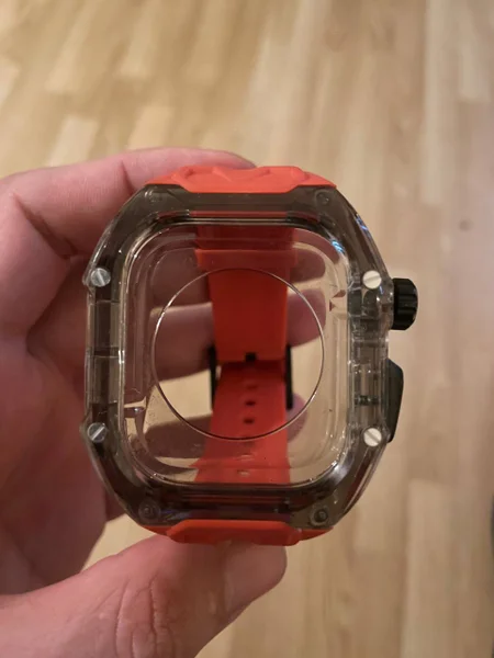 Черный чехол с ремешком для Apple Watch — digital watch, neck brace