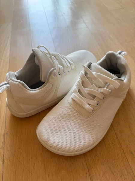 Кроссовки женские — running shoe