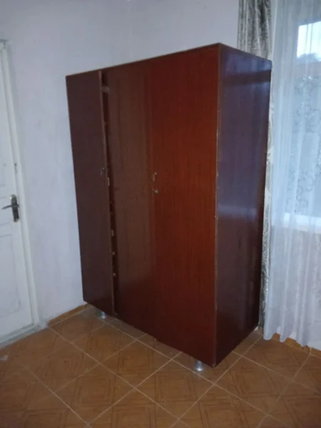 Винтажная тумба на ножках — wardrobe