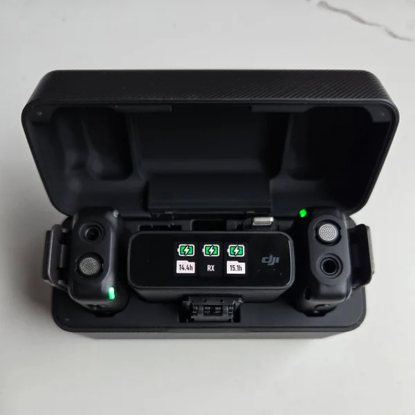 Микрофоны DJI Mic ASB01 (2 TX + 1 RX + Charging Case) — CD player, radio