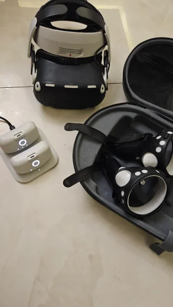 VR-гарнитура Meta Oculus Quest 2 256 ГБ с аксессуарами — joystick, mouse