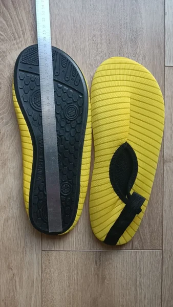 Светодиодная панель для светотерапии красным светом — running shoe, shield