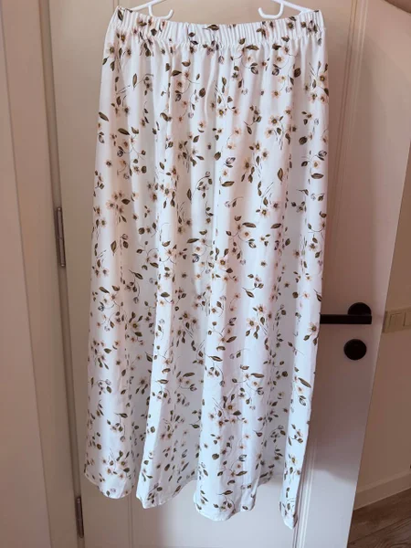 Длинная юбка, размер L-XL — shower curtain