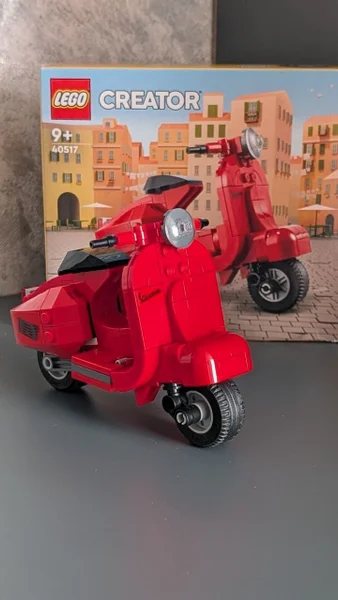 Lego — motor scooter, lawn mower