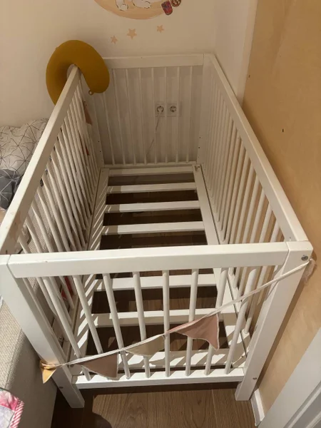 Детская деревянная кроватка — crib, cradle
