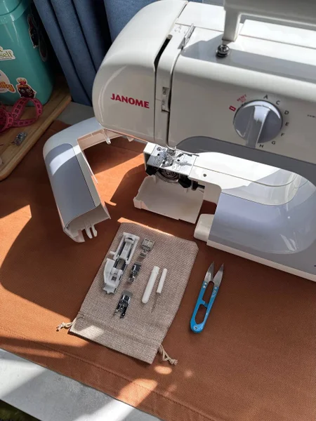 Швейная машина Janome 2041s