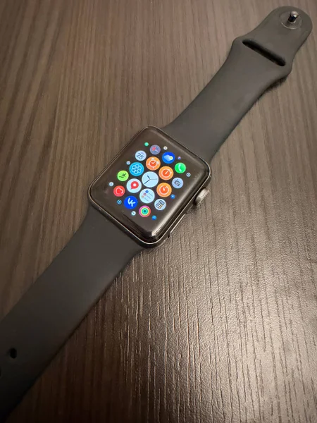 Apple Watch Series 3 38 mm — remote control