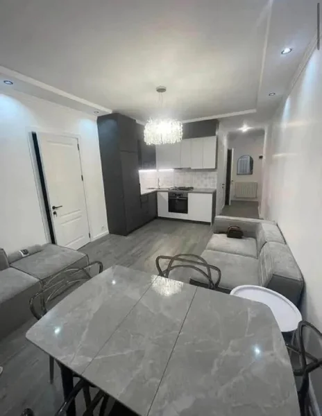 3-комнатная квартира на ул. Нижарадзе — studio couch, home theater, toilet seat
