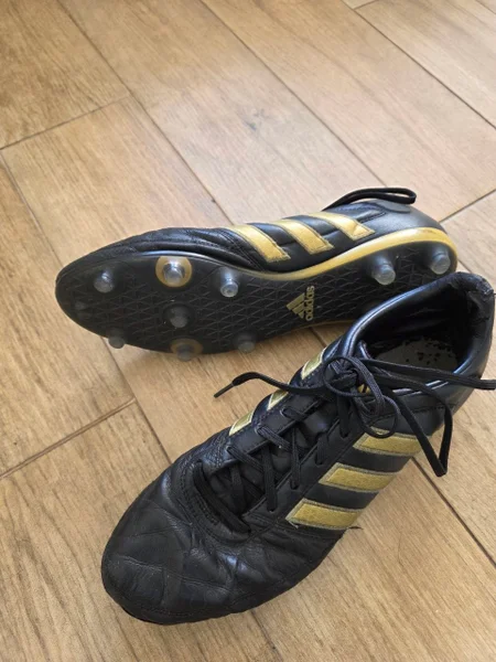 Буцы adidas — sandal, running shoe