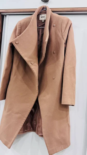 Trench coat — trench coat, suit