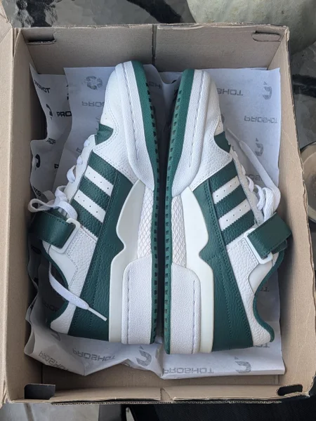 Кроссовки Adidas 42 — running shoe, vestment