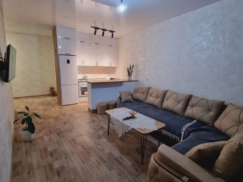 Квартира 2+1, 65 м² — studio couch, desk