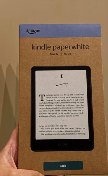 Электронная книга Kindle Paperwhite 12th Generation 16GB — book jacket