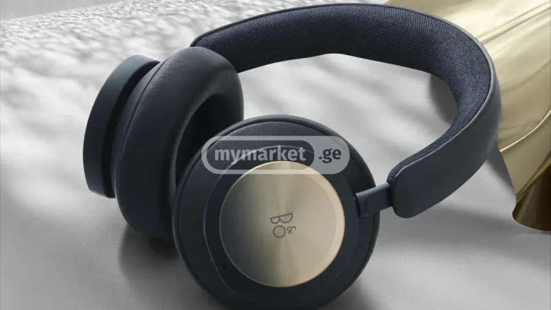 Наушники Bang & Olufsen — dumbbell, stethoscope, loupe