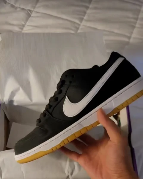 Кроссовки Nike SB Dunk Low Black Gum — running shoe