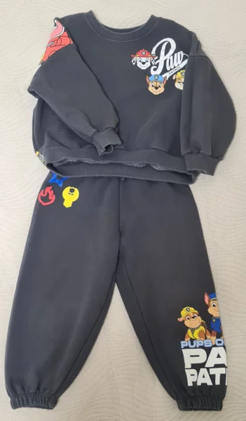 Костюм Zara 110 размер — trench coat, suit, pajama