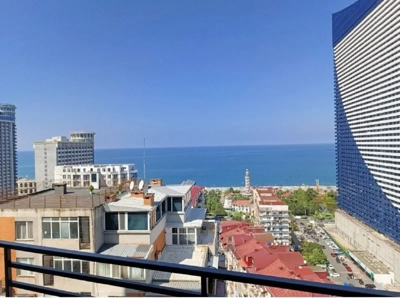 2+1 квартира на Пиросмани 18 — seashore, lakeside, dock