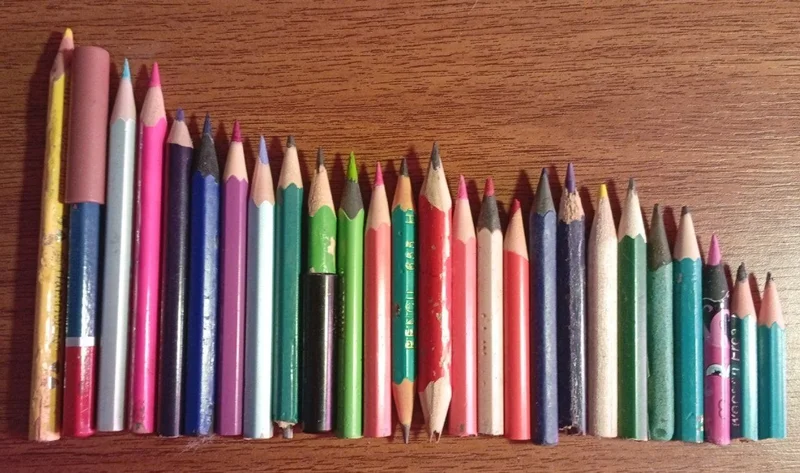 Короткие карандаши — pencil box, ballpoint