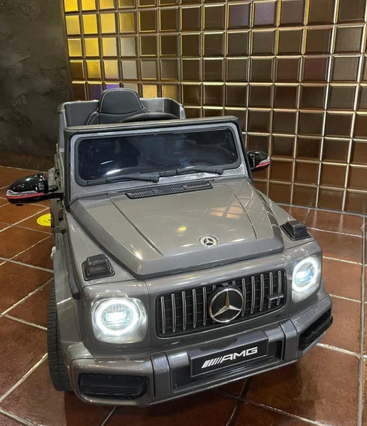 Автомобиль — jeep