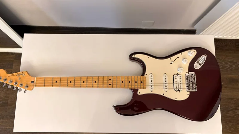 Fender Stratocaster (Mexico, 2003) — electric guitar
