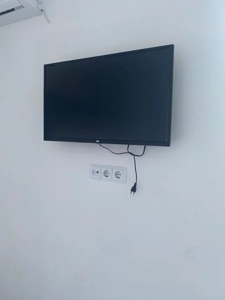 Телевизор 32 дюйма — monitor, screen, television