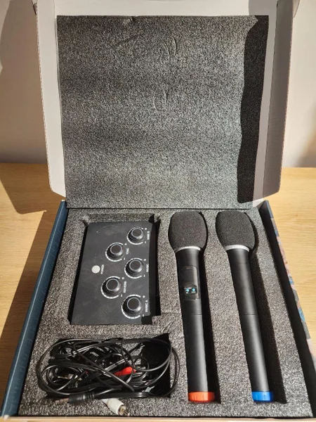 Караоке-микшер K203-DE-S с 2 беспроводными микрофонами в кейсе — carpenter's kit