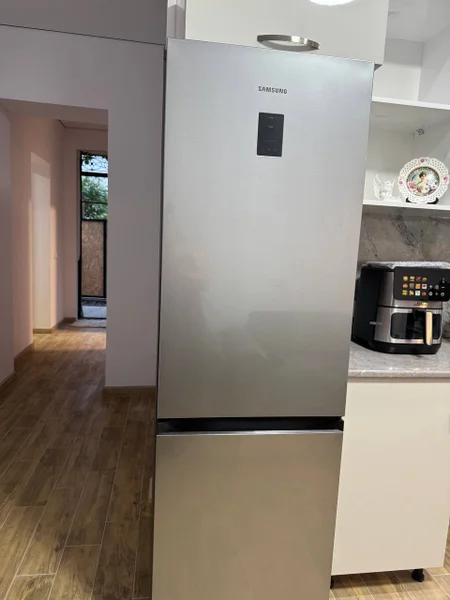 Холодильник Samsung — refrigerator