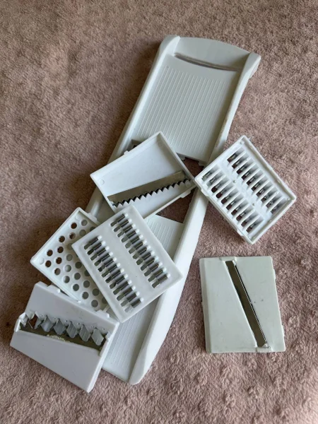 Терка новая — plate rack, shopping basket, matchstick