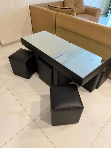 Столик с зеркалом и 6 пуфиками — desk, carton