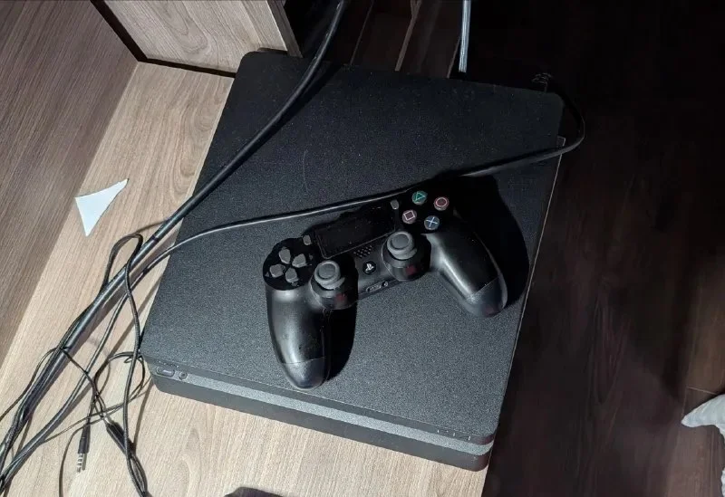 PlayStation 4 Slim 1TB