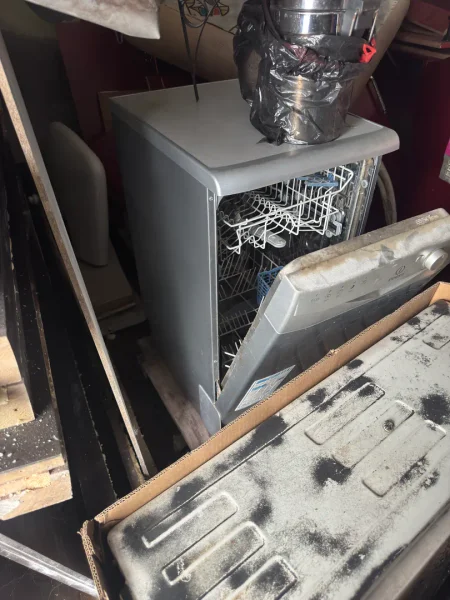 Посудомоечная машина Indesit — dishwasher
