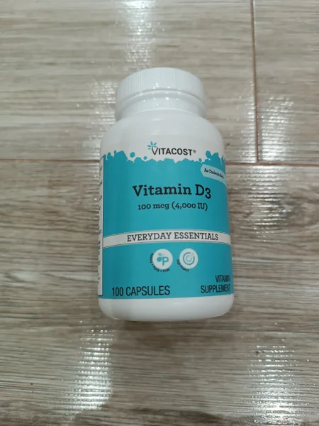 Витамин Д3 (D3 vitamin) 4000 IU, 100 капсул — pill bottle, lotion