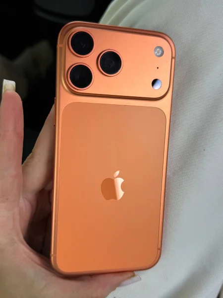 iPhone 17 Pro Max 256GB eSIM — iPod, joystick
