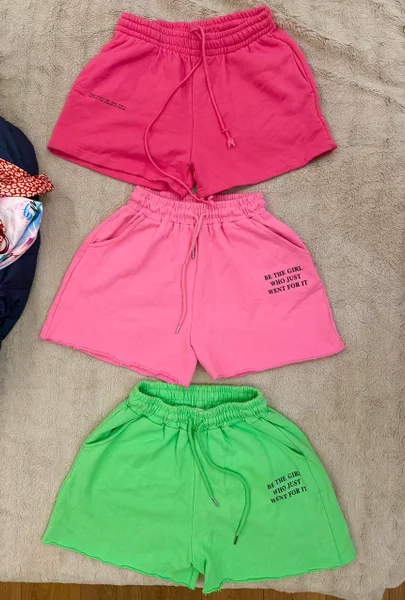 Вещи — swimming trunks, sarong, apron
