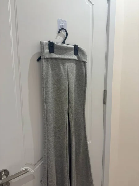 Серые клеши Bershka — shower curtain, bath towel, wardrobe