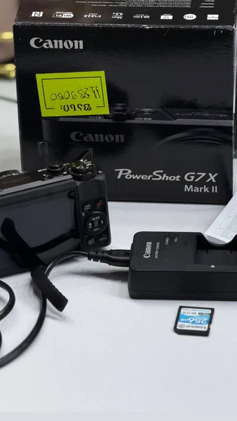Canon PowerShot G7 X Mark II — Polaroid camera, radio