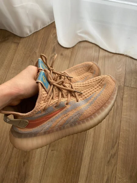 Чехлы на iPhone 15 — running shoe