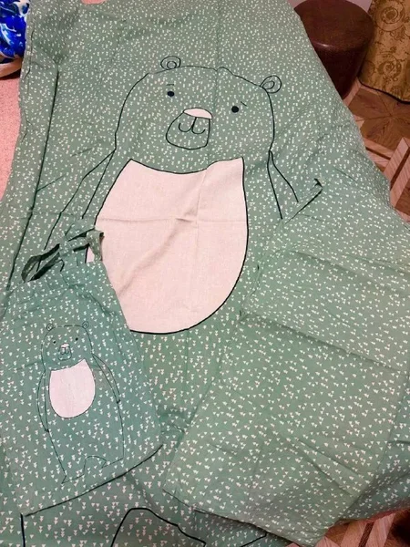 Комплект постельного белья с одеялом — bib, apron, sweatshirt