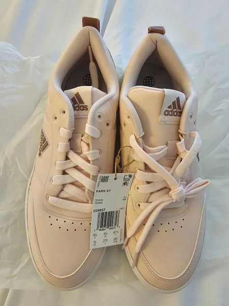 Кроссовки Adidas — hamper