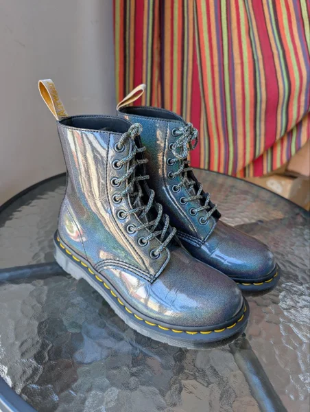 Женские ботинки Dr.Martens 1460 Vegan — cowboy boot, running shoe
